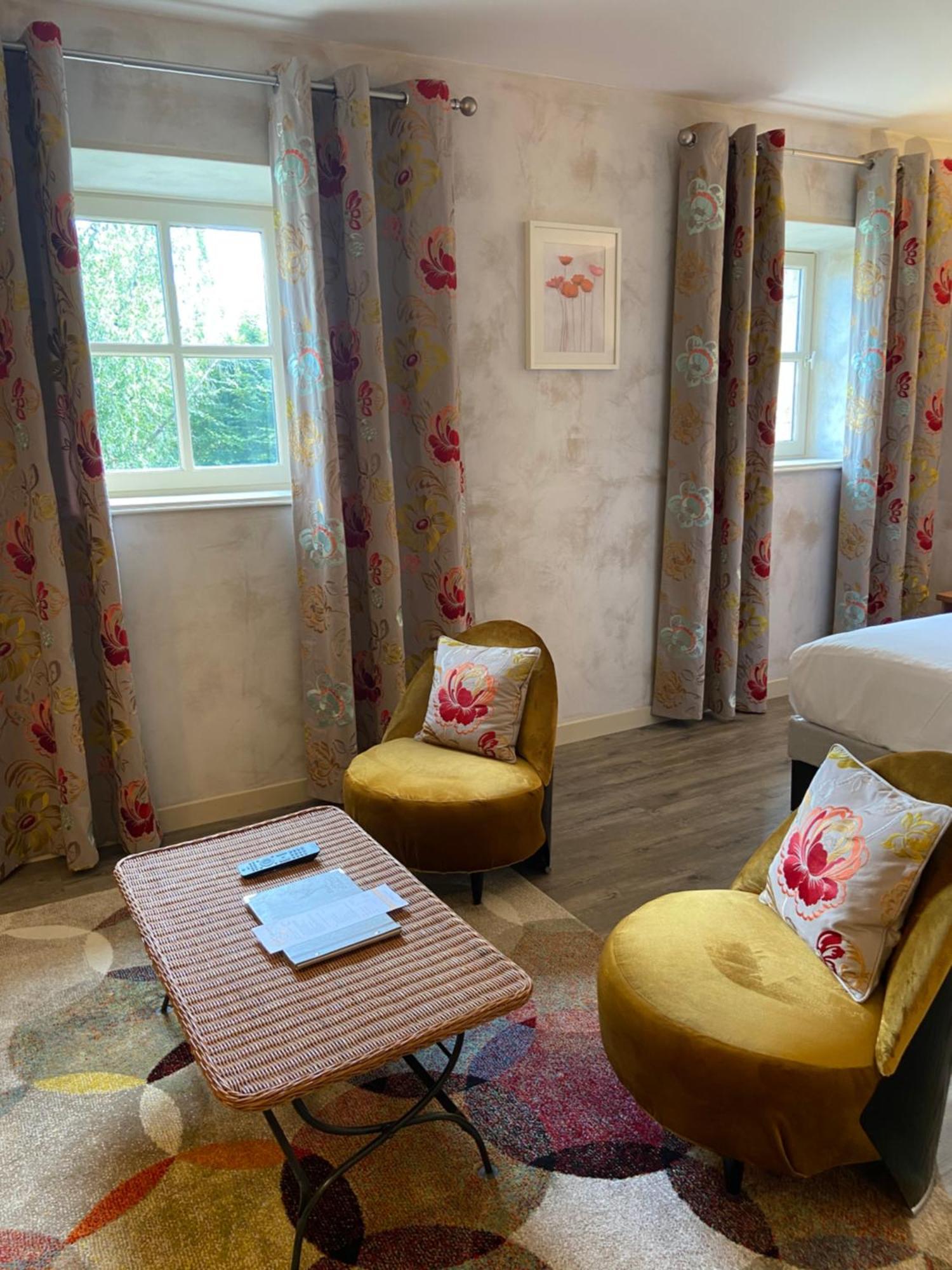 Demeures Et Chateaux L'Abbaye Caladoise - Anciennement Hostellerie Ferme Du Poulet Villefranche-sur-Saône Værelse billede