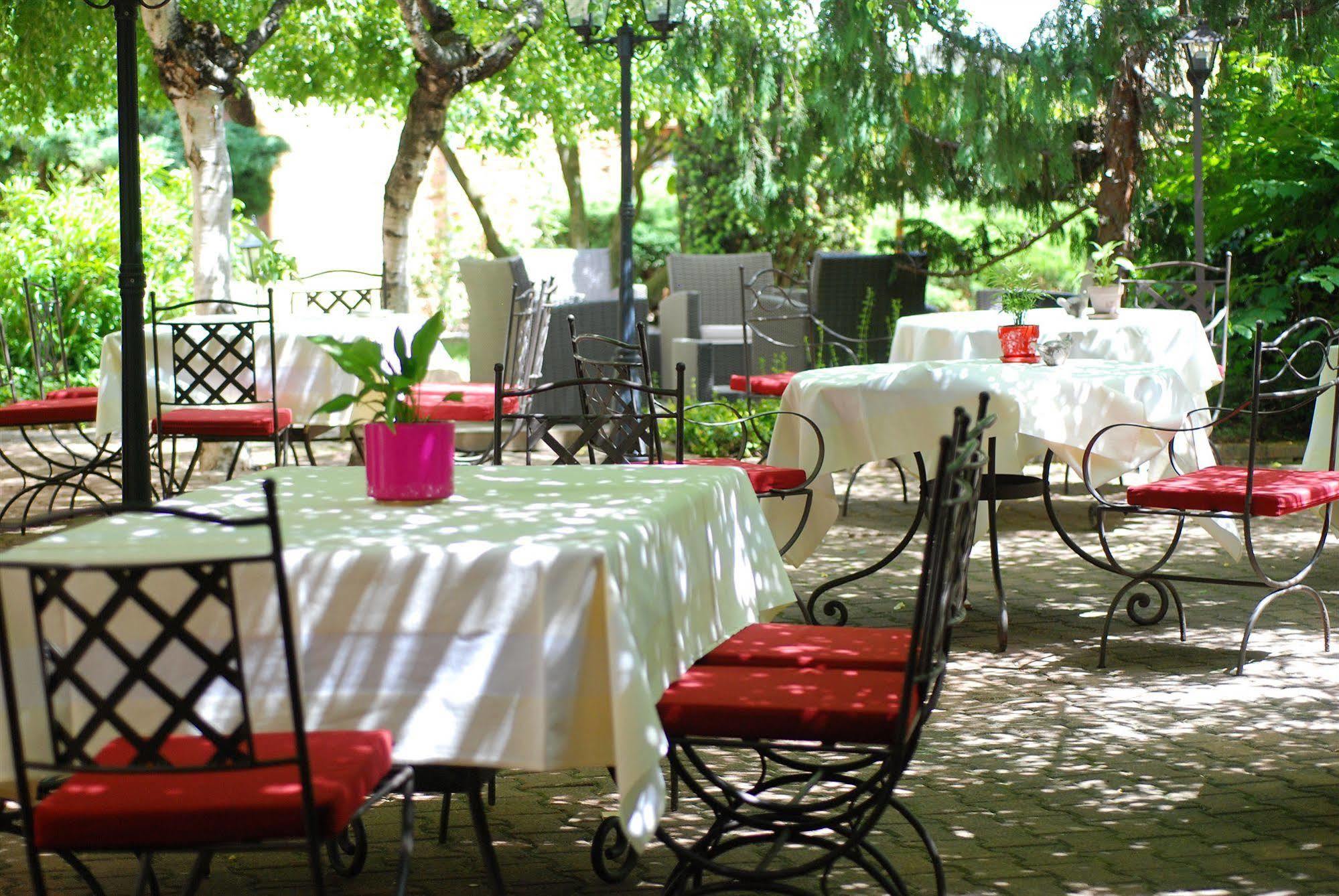 Demeures Et Chateaux L'Abbaye Caladoise - Anciennement Hostellerie Ferme Du Poulet Villefranche-sur-Saône Eksteriør billede