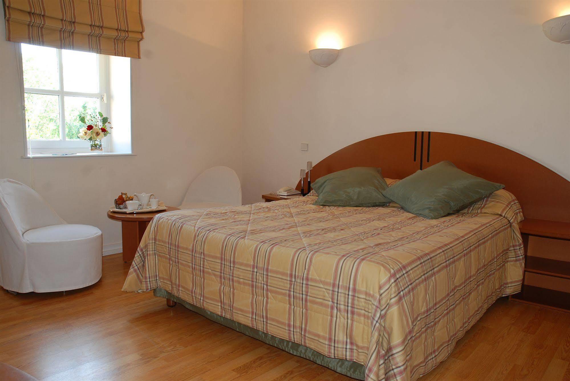 Demeures Et Chateaux L'Abbaye Caladoise - Anciennement Hostellerie Ferme Du Poulet Villefranche-sur-Saône Eksteriør billede